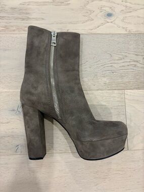 NWOT GUCCI Suede Side-Zip Ankle Boots - 353710 - Size 39